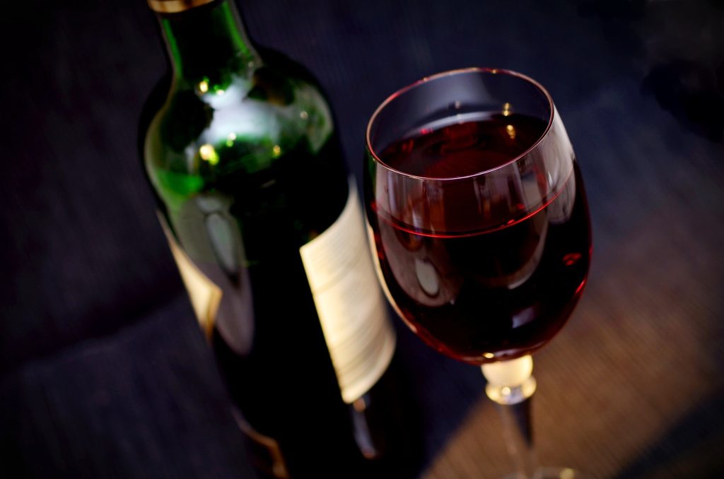 etichette Irlanda; health warning in etichetta; vino; vino italiano; vino rosso